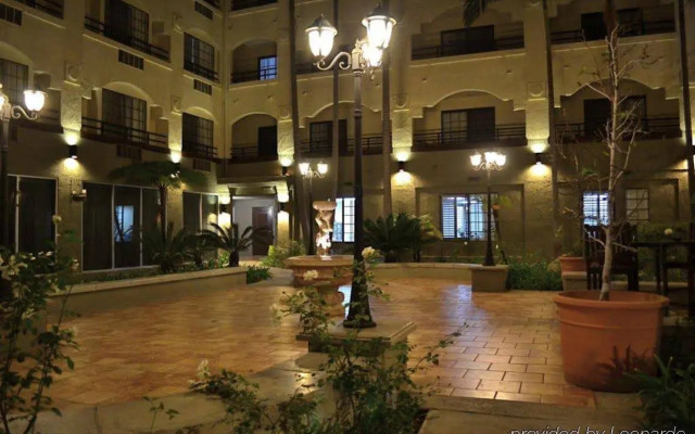 DoubleTree by Hilton Chatsworth