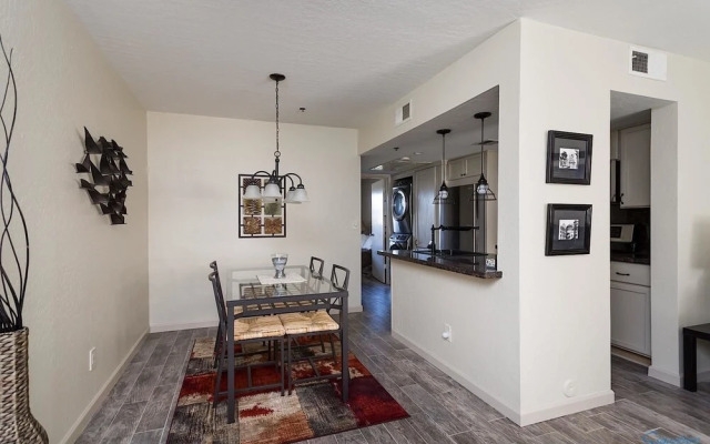 Cliffs in Surprise By Signature Vacation Rentals