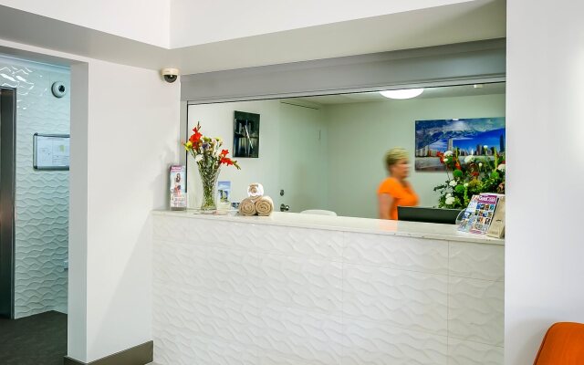 Surfers Beachside Holiday Apartments