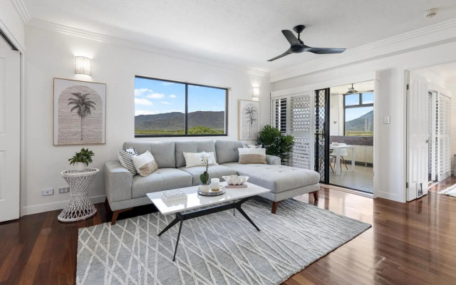 Stunning Costal 3 Bedroom Apartment In Cairns Cbd