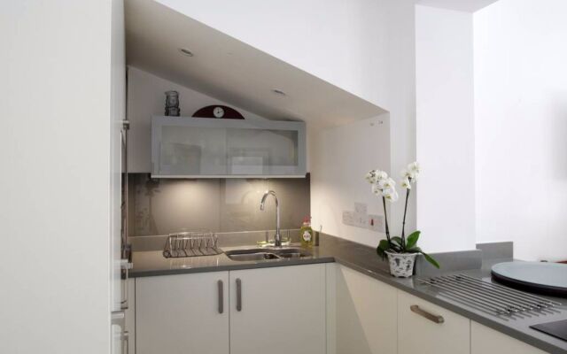 1 Bedroom Mews Flat Accommodates 4