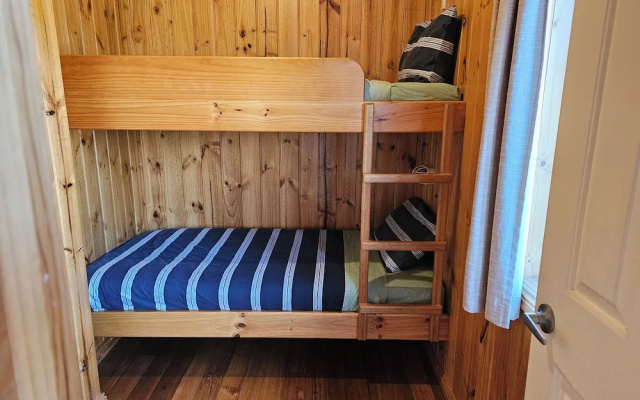 Snug Beach Cabin And Caravan Park – Guest Rooms – West Hobart