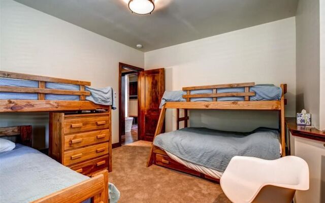 Cawha Outlook Chalet