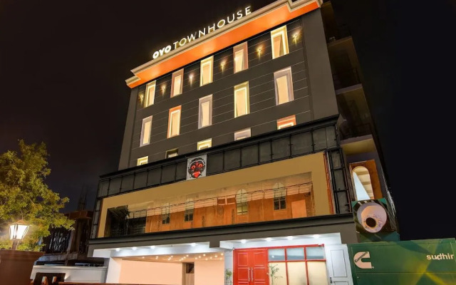 OYO Townhouse 115 Patel Nagar