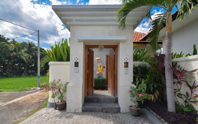 Villa Banyu Riris
