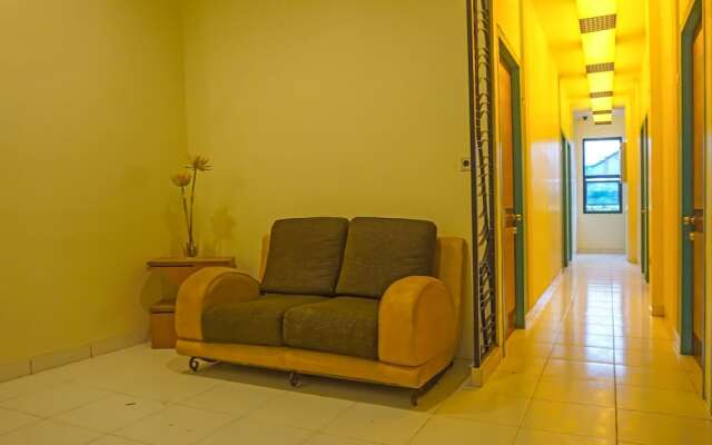 Super OYO 92271 Orienchi 3