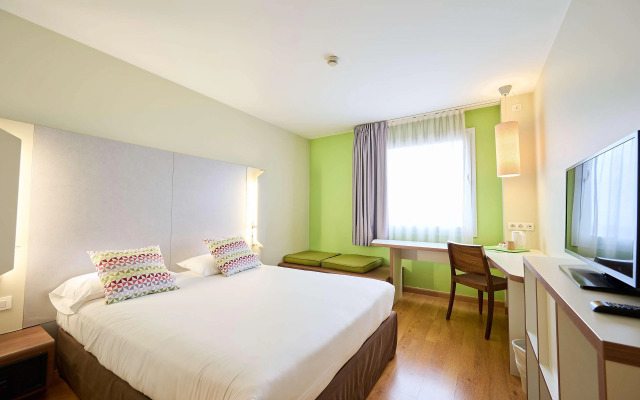 Travelodge BCN Cornella Fira