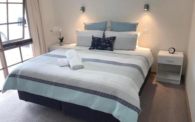 Stylish 2 Bedroom Unit