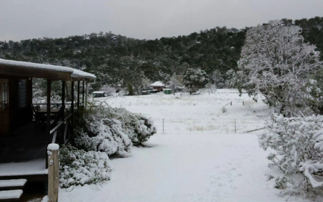 Wisteria Cottage and Cabins