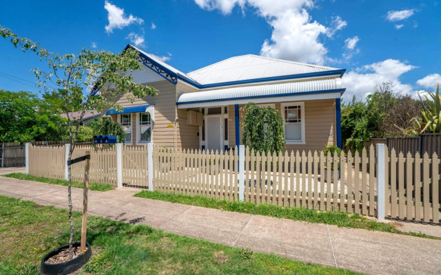 Paddington Villa 1 - Free Wi-fi, Netflix