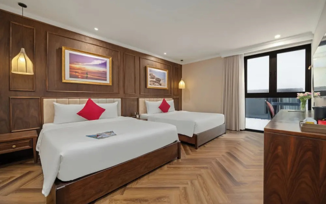 Golden Lotus Luxury Hotel Da Nang