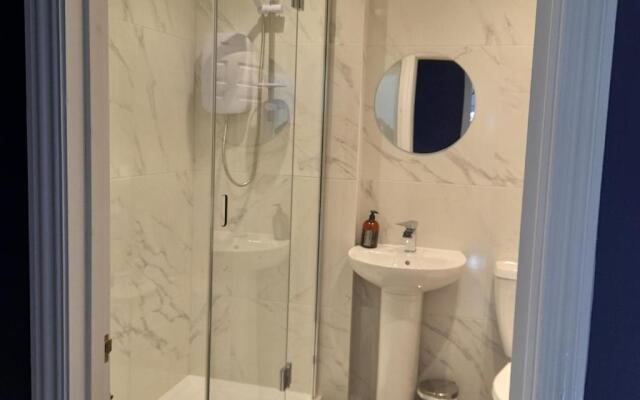 Cosy Apartment Close to Tunnels Beaches