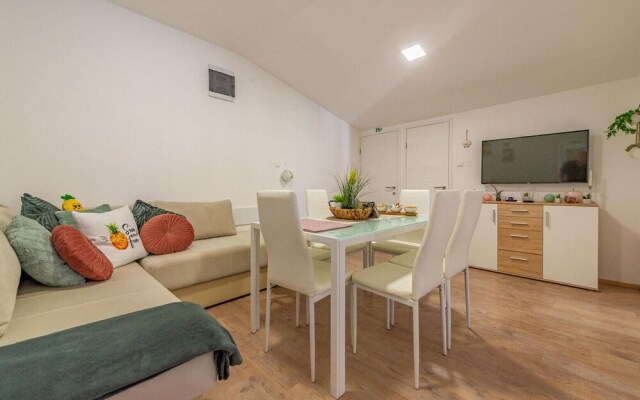 Amazing Apartment in Vir With Wifi and 2 Bedrooms