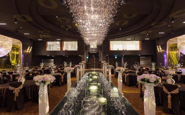 Charis Hotel