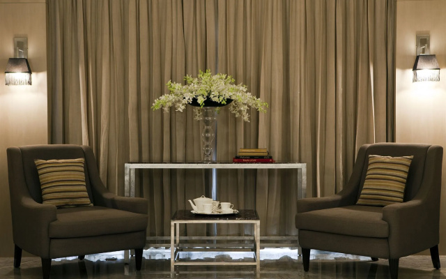Taj Lands End