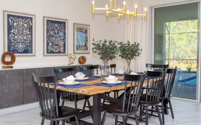 4577 Stunning 7BD Home