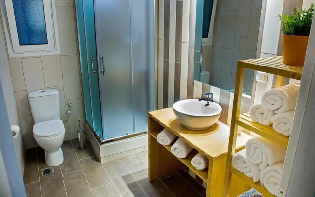 Emerald Suites & Studios