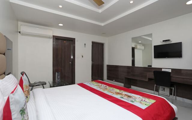 OYO 10277 Hotel Delux Golden