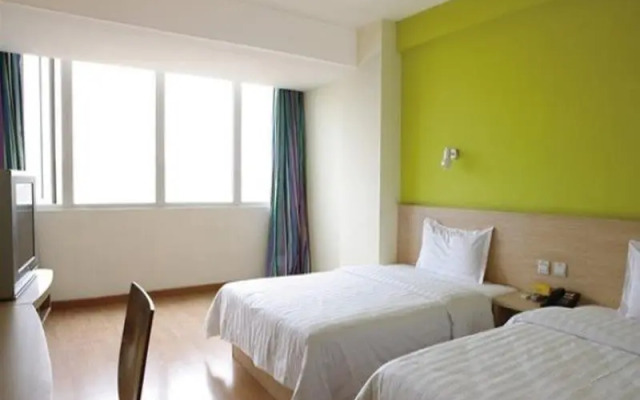 7Days Inn Hotel (Beijing Tiantongyuan East Subway Station)