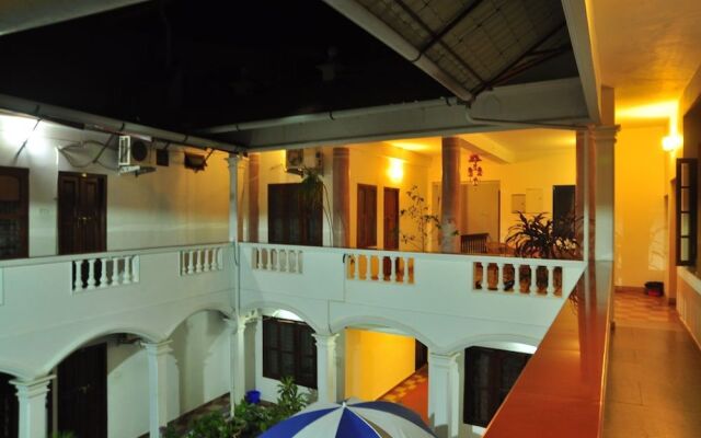 Toms Old Mansion