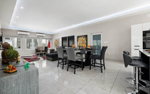 NEW 5br5ba w Private Pool Puttputt Close2beach
