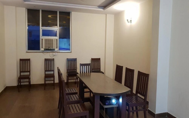 OYO 3311 Hotel Apple 9