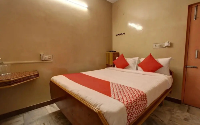 Hotel Viknesh by OYO Rooms
