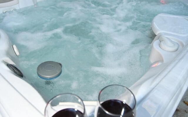 River Time Cabin -time Floats Away!