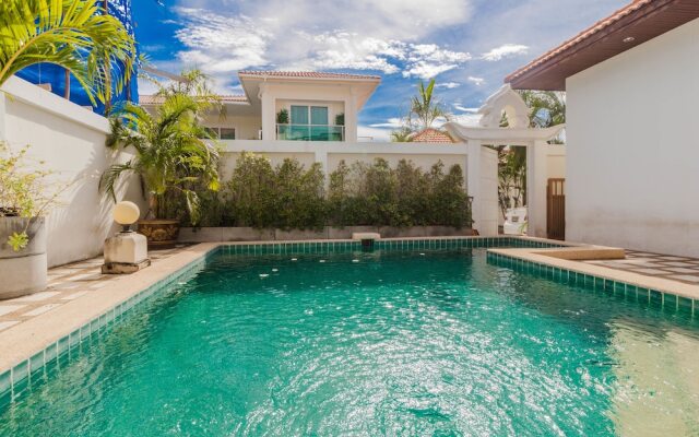 Majestic Pool Villa by Pattaya Sunny Rentals