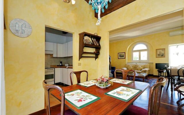 Trevi Comfortable Terrace Apartment