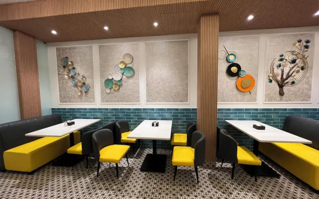 Esquire Hotel Mumbai