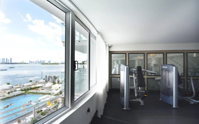 Mondrian 1 BR  Bayview Deluxe - SBR 1718