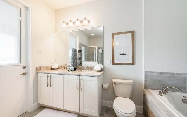 Reunion Raven by Vtrips