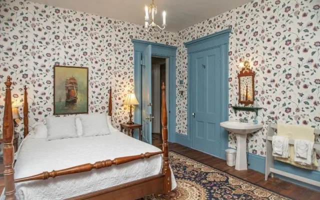 The Jeremiah Mason House B & B