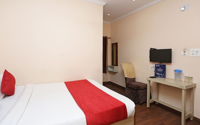OYO Flagship 8346 LazyStays