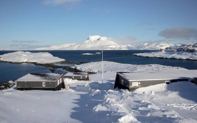 Inuk Hostels