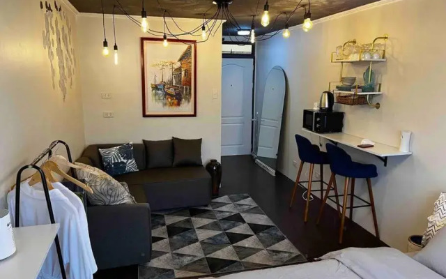 Cozy Ocean Blue Condo 43in TV & Netflix