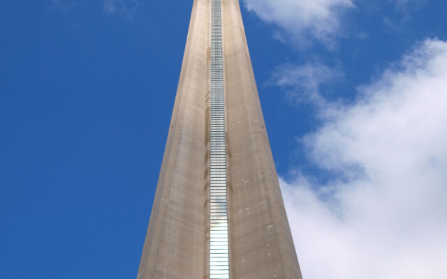 Lavish Suites - Luxury Condo - CN TOWER