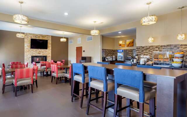 Comfort Inn & Suites North Aurora - Naperville