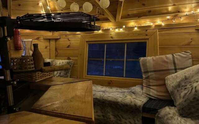 Bridie Rose - hot tub Extra Charge Exotic Animals