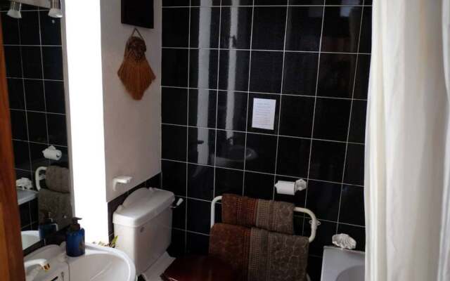 Jambo Guest House Rose Room in Green Point