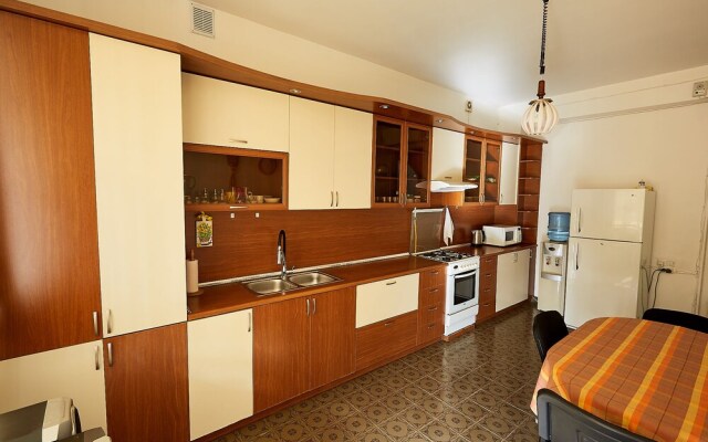 Luys Hostel & Tours