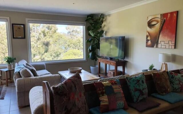 Scenic Villa-Second Storey