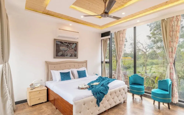 ELIVAAS 3 BHK Handa's Getaway with pool