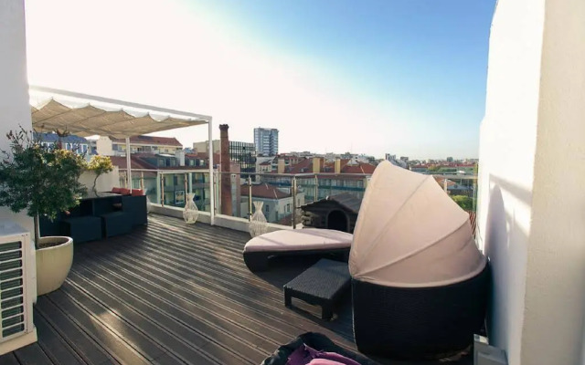 Charming Penthouse with Private Terrace