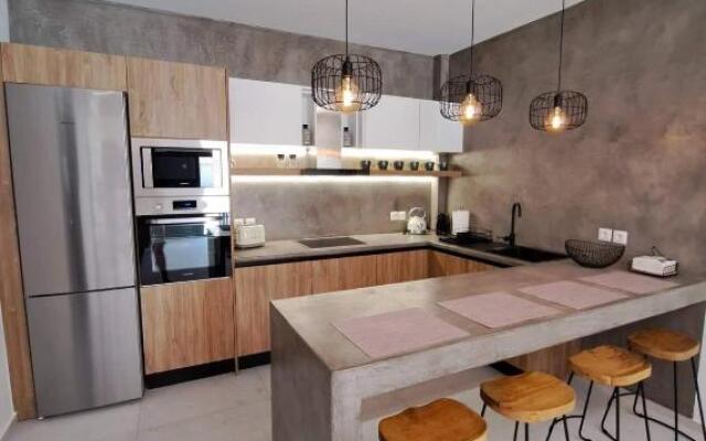 Courtyard Luxury Suites Marianthi