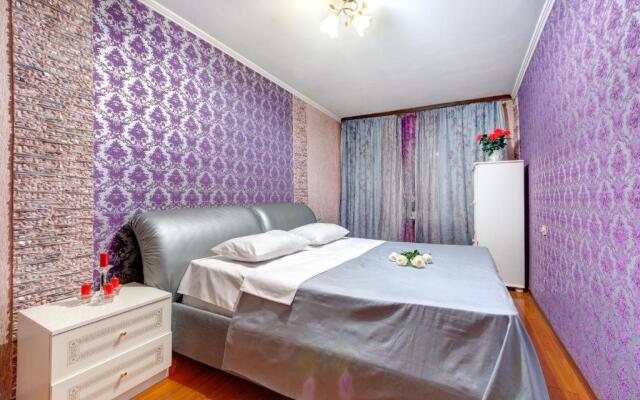 Four-room apartment near the Opera of Ukraine