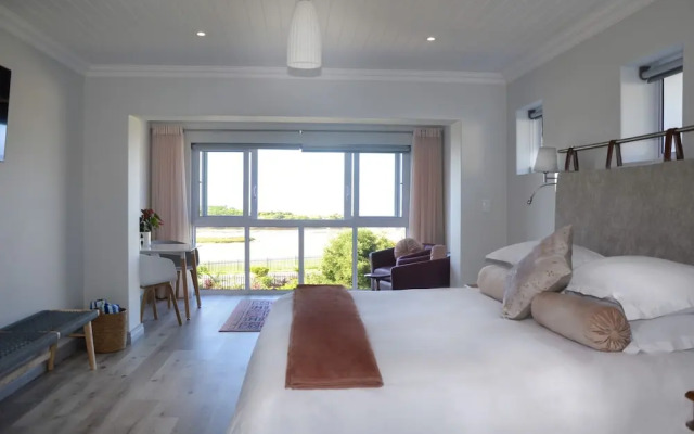 Serenity Ocean Lodge