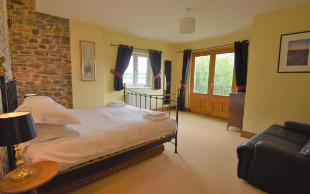Stunning 6-bed House With Huge Garden on Dartmoor