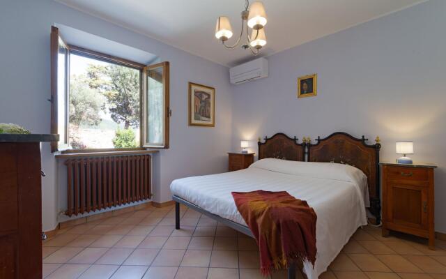 Quiet property set in a genuine context between nature and culture.-CASA PARIS